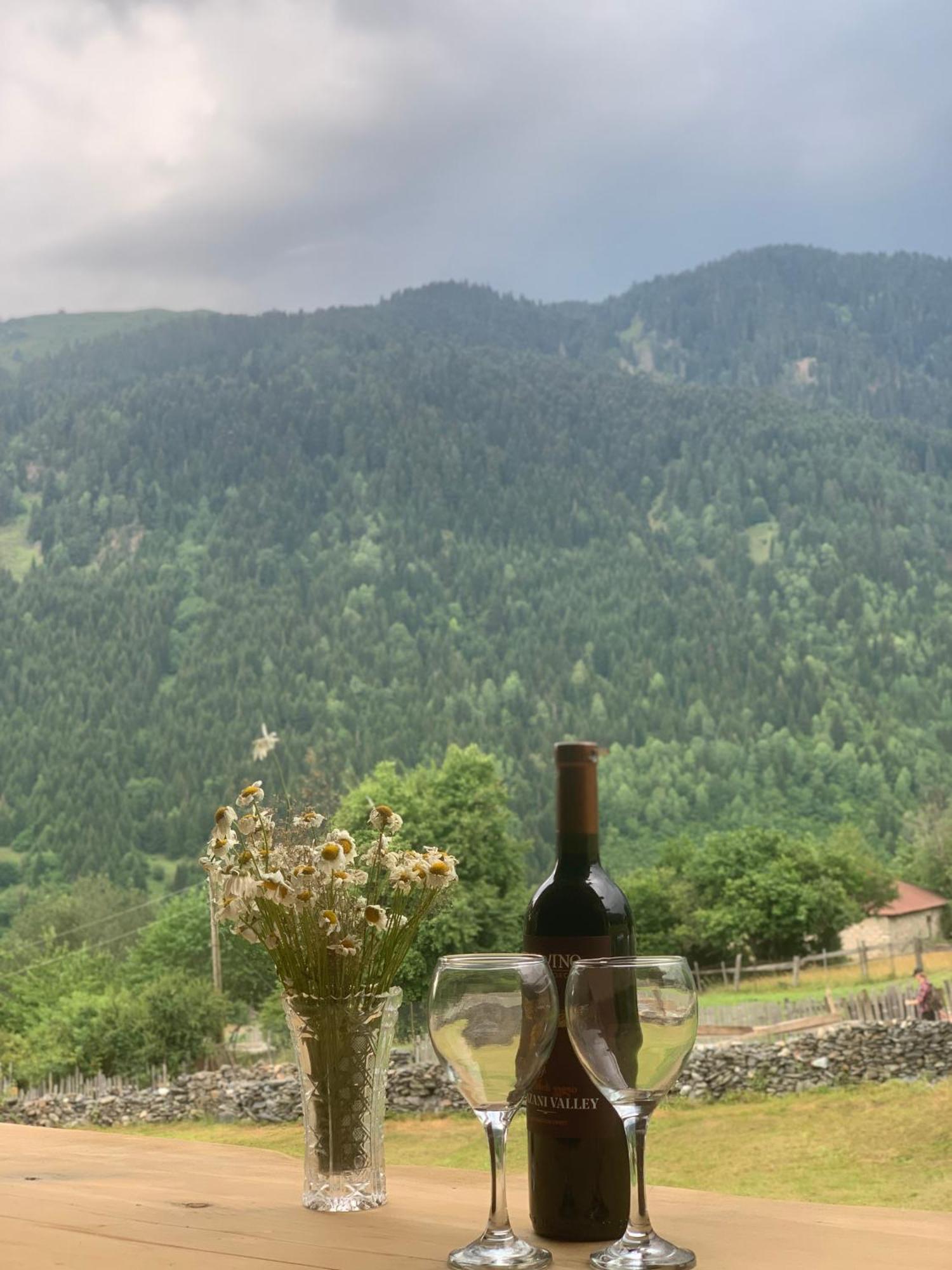 Tebdi Qor, Warm Home Μέστια Εξωτερικό φωτογραφία